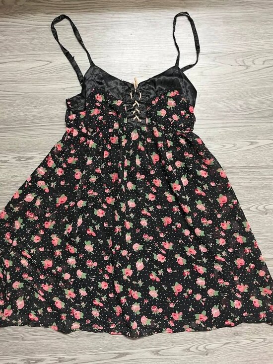 Dresses & Skirts - Black Floral Mini Dress